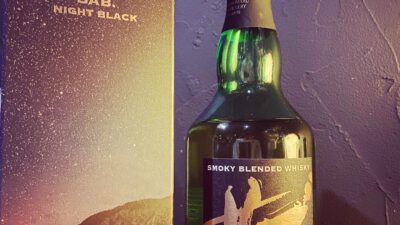 「SAB.NIGHT BLACK」入荷しました。北陸で唯一のウイスキー蒸留所、三郎丸蒸留所です。ブレンデッドですがしっかりスモーキー。是非是非！#bar #johndoe #shimokitazawa #whiskey #cocktails #beer #wine #foods #pasta #下北沢 #南西口 #バー #1人呑み #bourbon #カクテル #ワイン #パスタ #グラタン #全席喫煙ok #山口県 #二次会 #デート #ジョンドー #gratin#sab#サブ#三郎丸#富山本日の下北沢BarJohnDoe