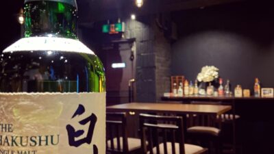 「白州　12年」久々に入荷しました！是非是非。 本日は日曜日なので17:00〜25:00の営業です。#bar #johndoe #shimokitazawa #whiskey #cocktails #beer #wine #foods #pasta #下北沢 #南西口 #バー #1人呑み #bourbon #カクテル #ワイン #パスタ #グラタン #全席喫煙ok #山口県 #二次会 #デート #ジョンドー #gratin#白州#hakushu #12年#森の蒸留所本日の下北沢BarJohnDoe