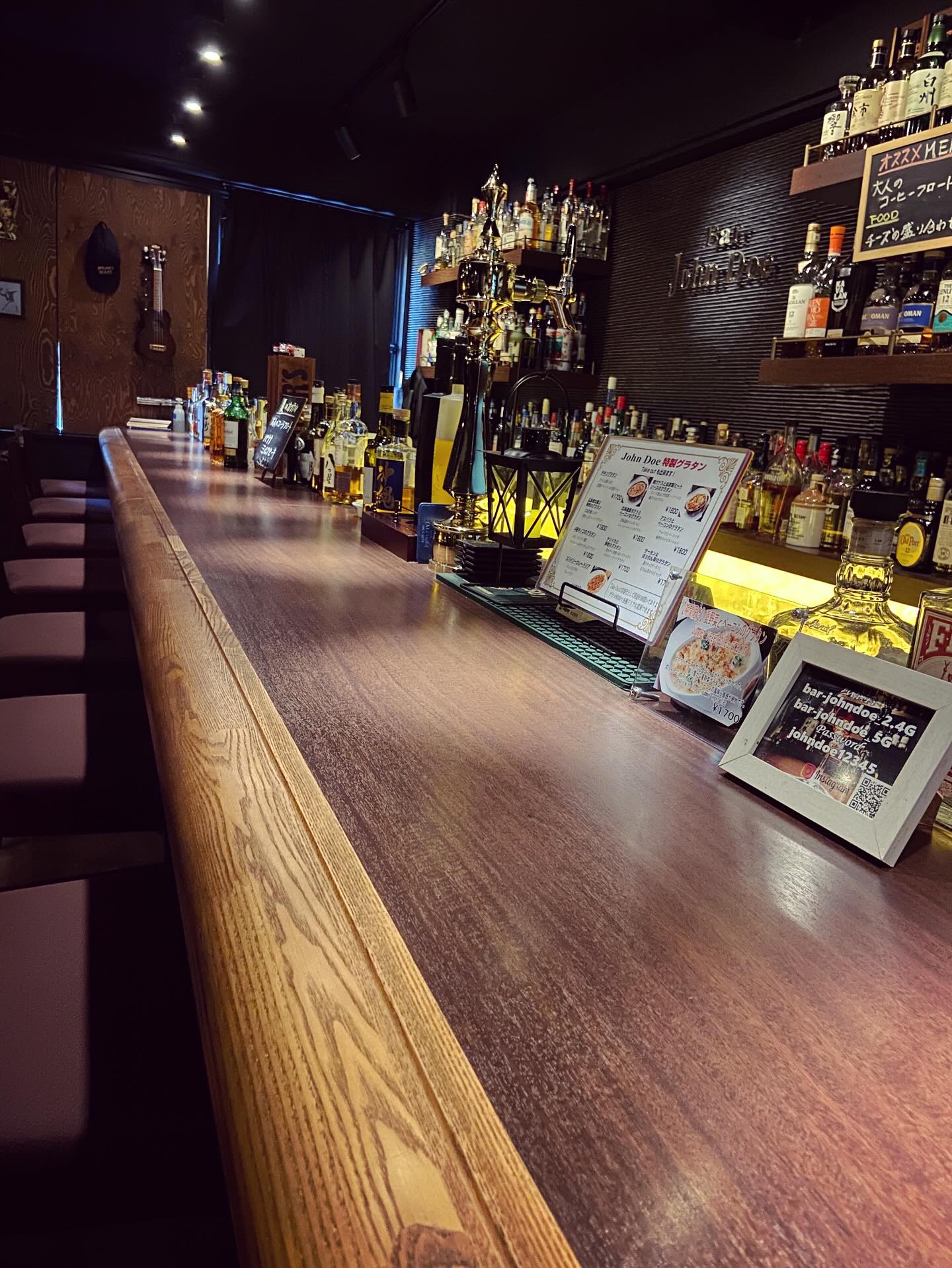 本日、日曜日は17:00オープンしております。店内を涼しくしてお待ちしております。是非お立ち寄りくださいませ！#bar #johndoe #shimokitazawa #whiskey #cocktails #beer #wine #foods #pasta #下北沢 #南西口 #バー #1人呑み #bourbon #カクテル #ワイン #パスタ #グラタン #全席喫煙ok #山口県 #二次会 #デート #ジョンドー #gratin#夜中の12時で30°予報#暑すぎ本日の下北沢BarJohnDoe