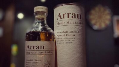 「Arran Sherr Cask　アラン　シェリーカスク」すべての期間をファーストフィルのシェリーホグスヘッドで熟成し、カスクストレングスでボトリングされています。55.8度と強めですが、フルーティーさとシェリーの感じが最高です！是非是非。#bar #johndoe #shimokitazawa #whiskey #cocktails #beer #wine #foods #pasta #下北沢 #南西口 #バー #1人呑み #bourbon #カクテル #ワイン #パスタ #グラタン #全席喫煙ok #山口県 #二次会 #デート #ジョンドー #gratin#arran#アラン#シェリーカスク#カスクストレングス本日の下北沢BarJohnDoe