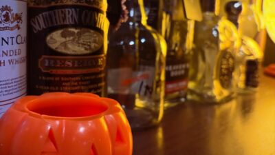 10月最後！本日もBar John Doeは通常営業しております。下北沢にお越しの際は是非お立ち寄りください。#bar #johndoe #shimokitazawabar #whiskey #cocktails #beer #wine #foods #食事が出来るバー #下北沢バー #南西口 #隠れ家バー #1人呑み #bourbon #カクテル #ワイン #下北沢ナイト #グラタン #全席喫煙ok #山口県 #二次会 #下北沢デート #ジョンドー #gratin#ハロウィン本日の下北沢BarJohnDoe