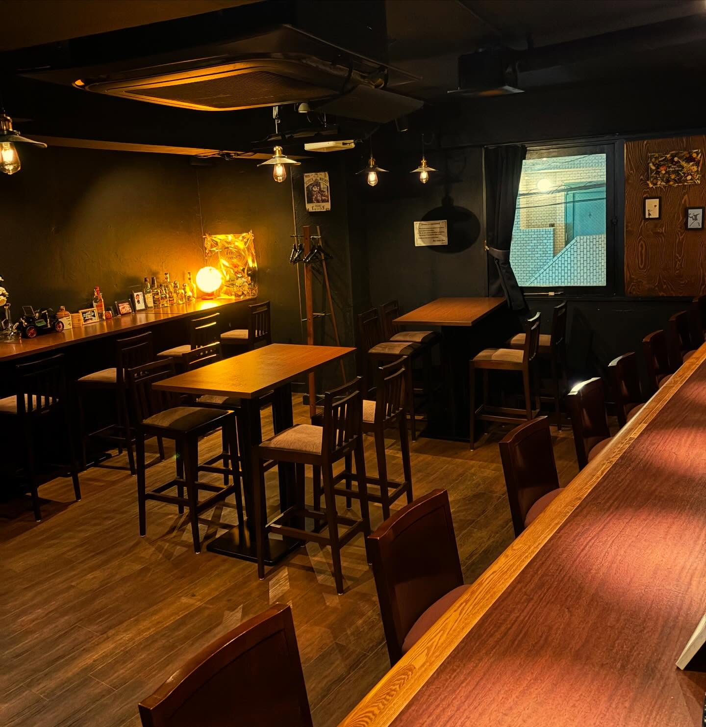 三連休ラスト!本日もBar John Doeは通常営業しております。19:00〜27:00です。下北沢にお越しの際は是非。#bar #johndoe #shimokitazawabar #whiskey #cocktails #beer #wine #foods #食事が出来るバー #下北沢バー #南西口 #隠れ家バー #1人呑み #bourbon #カクテル #ワイン #下北沢ナイト #グラタン #全席喫煙ok #山口県 #二次会 #下北沢デート #ジョンドー #gratin#三連休#ラスト本日の下北沢BarJohnDoe