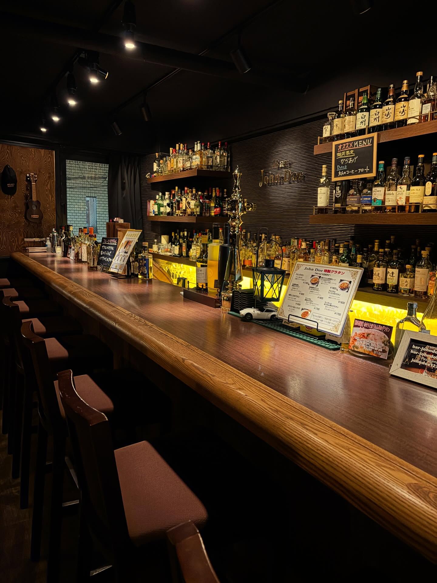【お知らせ】本年も皆様からの格別のご愛顧を賜りまして厚く御礼申し上げます。年末年始につきましては12/30〜1/3はお休みとさせて頂きます。2026年もBar John Doeを宜しくお願い申し上げます。本日も通常営業しております。下北沢にお越しの際は是非お立ち寄りください。#bar #johndoe #shimokitazawabar #whiskey #cocktails #beer #wine #foods #食事が出来るバー #下北沢バー #南西口 #隠れ家バー #1人呑み #bourbon #カクテル #ワイン #下北沢ナイト #グラタン #全席喫煙ok #山口県 #二次会 #下北沢デート #ジョンドー #gratin#お休み#年末年始#今年もありがとうございました#あと2日本日の下北沢BarJohnDoe