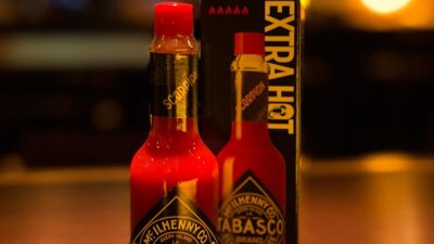 面白そうなの見つけたので買ってきました笑笑通常の10倍の辛さらしいです。強者は是非！本日もBar John Doeは通常営業しております。下北沢にお越しの際は是非お立ち寄りください。#bar #johndoe #shimokitazawabar #whiskey #cocktails #beer #wine #foods #食事が出来るバー #下北沢バー #南西口 #隠れ家バー #1人呑み #bourbon #カクテル #ワイン #下北沢ナイト #グラタン #全席喫煙ok #山口県 #二次会 #下北沢デート #ジョンドー #gratin#タバスコ #スコーピオン#10倍#店主は辛いの苦手です本日の下北沢BarJohnDoe