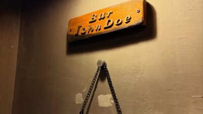 本日もBar John Doeは通常営業しております。下北沢にお越しの際は是非お立ち寄りください。#bar #johndoe #shimokitazawabar #whiskey #cocktails #beer #wine #foods #食事が出来るバー #下北沢バー #南西口 #隠れ家バー #1人呑み #bourbon #カクテル #ワイン #下北沢ナイト #グラタン #全席喫煙ok #山口県 #二次会 #下北沢デート #ジョンドー #gratin#19:00Open#27:00Close#火曜日定休#全席喫煙可本日の下北沢BarJohnDoe