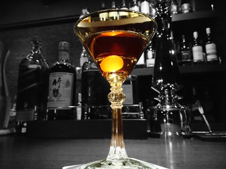 静かにグラスを傾ける、大人のための空間。特別なひとときを。-------------------------下北沢駅南西口から徒歩2分〒155-0033東京都世田谷区北沢2-18-5 Neビル2FTel: 03-5787-8862月〜土曜日　Open 19:00 Close 27:00日曜日　　　Open 17:00 Close 25:00火曜定休日HP: https://bar-johndoe.com#bar #johndoe #shimokitazawabar #whiskey #cocktails #beer #wine #foods #食事が出来るバー #下北沢バー #南西口 #隠れ家バー #1人呑み #bourbon #カクテル #ワイン #下北沢ナイト #グラタン #全席喫煙ok #山口県 #二次会 #下北沢デート #ジョンドー #gratin#オーセンティックバー #フルーツカクテル#シングルモルト#jazz本日の下北沢BarJohnDoe