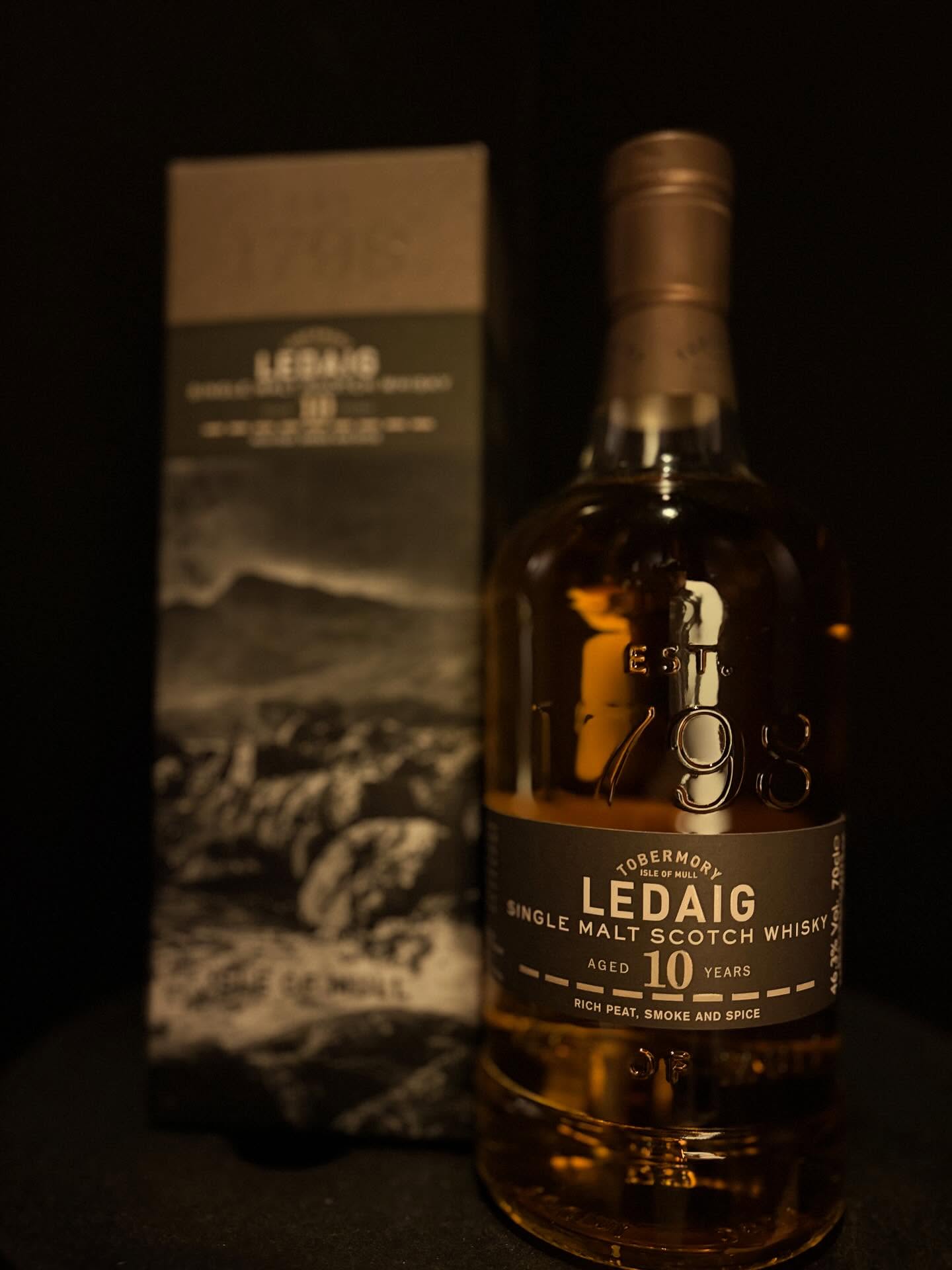 本日もBar John Doeは通常営業しております。下北沢にお越しの際は是非お立ち寄りください。#bar #johndoe #shimokitazawabar #whiskey #cocktails #beer #wine #foods #食事が出来るバー #下北沢バー #南西口 #隠れ家バー #1人呑み #bourbon #カクテル #ワイン #下北沢ナイト #グラタン #全席喫煙ok #山口県 #二次会 #下北沢デート #ジョンドー #gratin#レダイグ #10y #ledaig10本日の下北沢BarJohnDoe