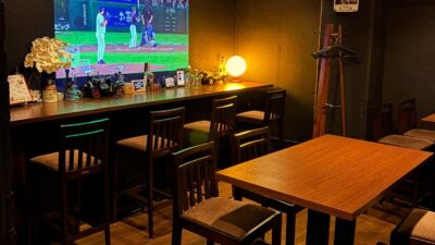 本日もBar John Doeは通常営業しております。下北沢にお越しの際は是非お立ち寄りください。#bar #johndoe #shimokitazawabar #whiskey #cocktails #beer #wine #foods #食事が出来るバー #下北沢バー #南西口 #隠れ家バー #1人呑み #bourbon #カクテル #ワイン #下北沢ナイト #グラタン #全席喫煙ok #山口県 #二次会 #下北沢デート #ジョンドー #gratin#由伸#WBC#大谷翔平本日の下北沢BarJohnDoe