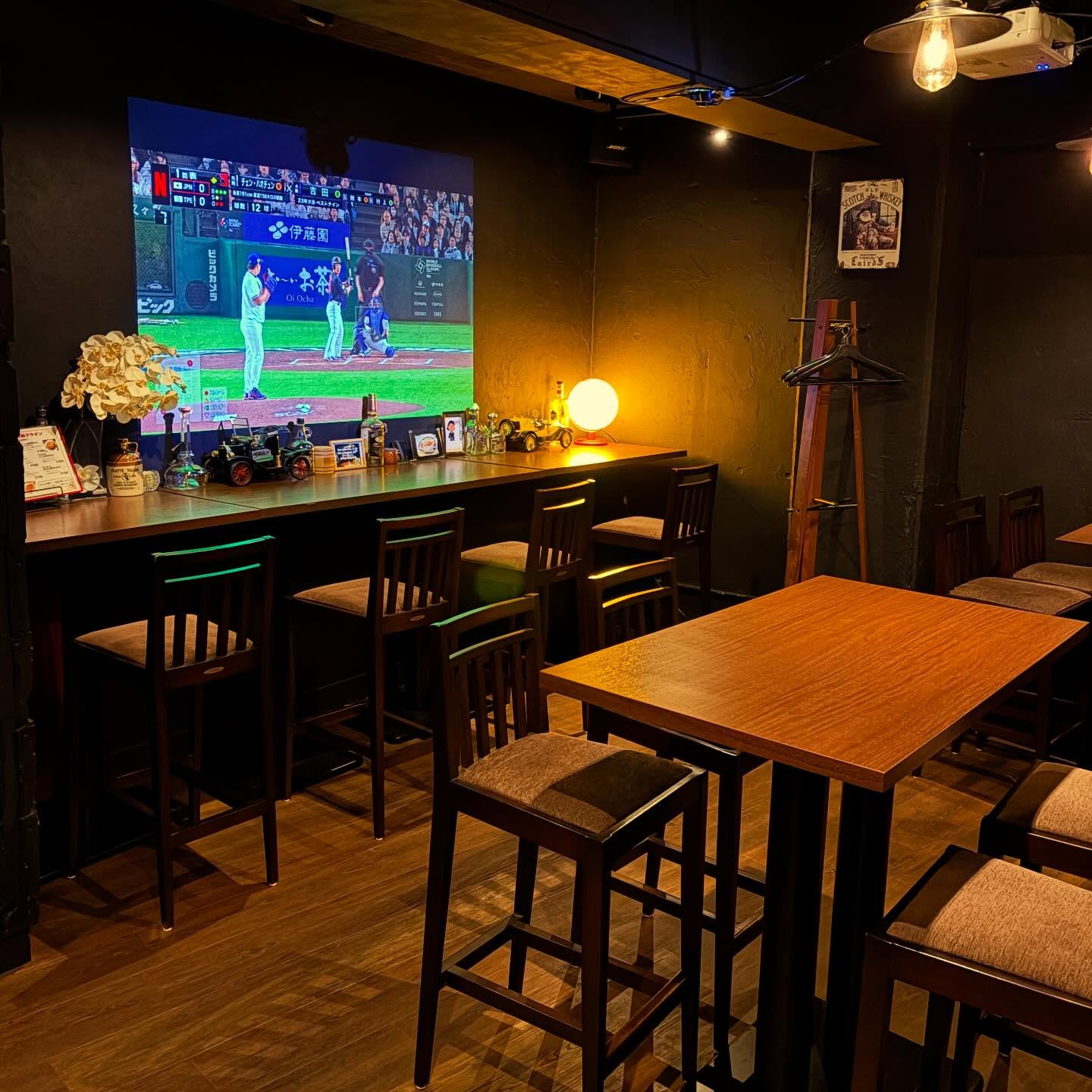 本日もBar John Doeは通常営業しております。下北沢にお越しの際は是非お立ち寄りください。#bar #johndoe #shimokitazawabar #whiskey #cocktails #beer #wine #foods #食事が出来るバー #下北沢バー #南西口 #隠れ家バー #1人呑み #bourbon #カクテル #ワイン #下北沢ナイト #グラタン #全席喫煙ok #山口県 #二次会 #下北沢デート #ジョンドー #gratin#由伸#WBC#大谷翔平本日の下北沢BarJohnDoe