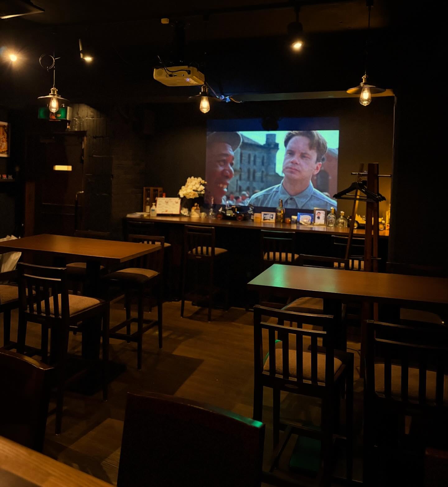 本日もBar John Doeは通常営業しております。下北沢にお越しの際は是非お立ち寄りください。本日は17時〜25時になっております。#bar #johndoe #shimokitazawabar #whiskey #cocktails #beer #wine #foods #食事が出来るバー #下北沢バー #南西口 #隠れ家バー #1人呑み #bourbon #カクテル #ワイン #下北沢ナイト #グラタン #全席喫煙ok #山口県 #二次会 #下北沢デート #ジョンドー #gratin#日曜日営業#25時まで本日の下北沢BarJohnDoe