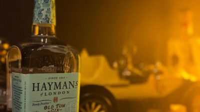 「ヘイマンズ　オールドトムジン」トムコリンズというカクテルに使用されるのは有名ですが、ロックやストレートで呑んでも美味しいですよ。本日も通常営業しております。下北沢にお越しの際は是非お立ち寄りください。#bar #johndoe #shimokitazawabar #whiskey #cocktails #beer #wine #foods #食事が出来るバー #下北沢バー #南西口 #隠れ家バー #1人呑み #bourbon #カクテル #ワイン #下北沢ナイト #グラタン #全席喫煙ok #山口県 #二次会 #下北沢デート #ジョンドー #gratin#haymans#オールドトムジン #トムコリンズ#サトウキビ本日の下北沢BarJohnDoe