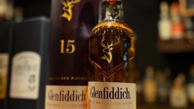 本日もBar John Doeは通常営業しております。下北沢にお越しの際は是非お立ち寄りください。#bar #johndoe #shimokitazawabar #whiskey #cocktails #beer #wine #foods #食事が出来るバー #下北沢バー #南西口 #隠れ家バー #1人呑み #bourbon #カクテル #ワイン #下北沢ナイト #グラタン #全席喫煙ok #山口県 #二次会 #下北沢デート #ジョンドー #gratin#グレンフィディック #15y#シェリー#バーボン本日の下北沢BarJohnDoe