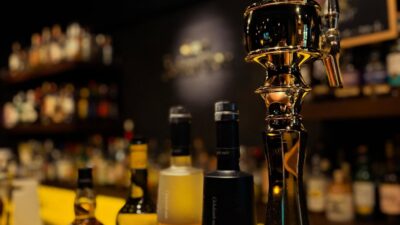 本日もBar John Doeは通常営業しております。下北沢にお越しの際は是非お立ち寄りください。#bar #johndoe #shimokitazawabar #whiskey #cocktails #beer #wine #foods #食事が出来るバー #下北沢バー #南西口 #隠れ家バー #1人呑み #bourbon #カクテル #ワイン #下北沢ナイト #グラタン #全席喫煙ok #山口県 #二次会 #下北沢デート #ジョンドー #gratin#ビールサーバー#タワー#今日で最後です#8年間ありがとう本日の下北沢BarJohnDoe