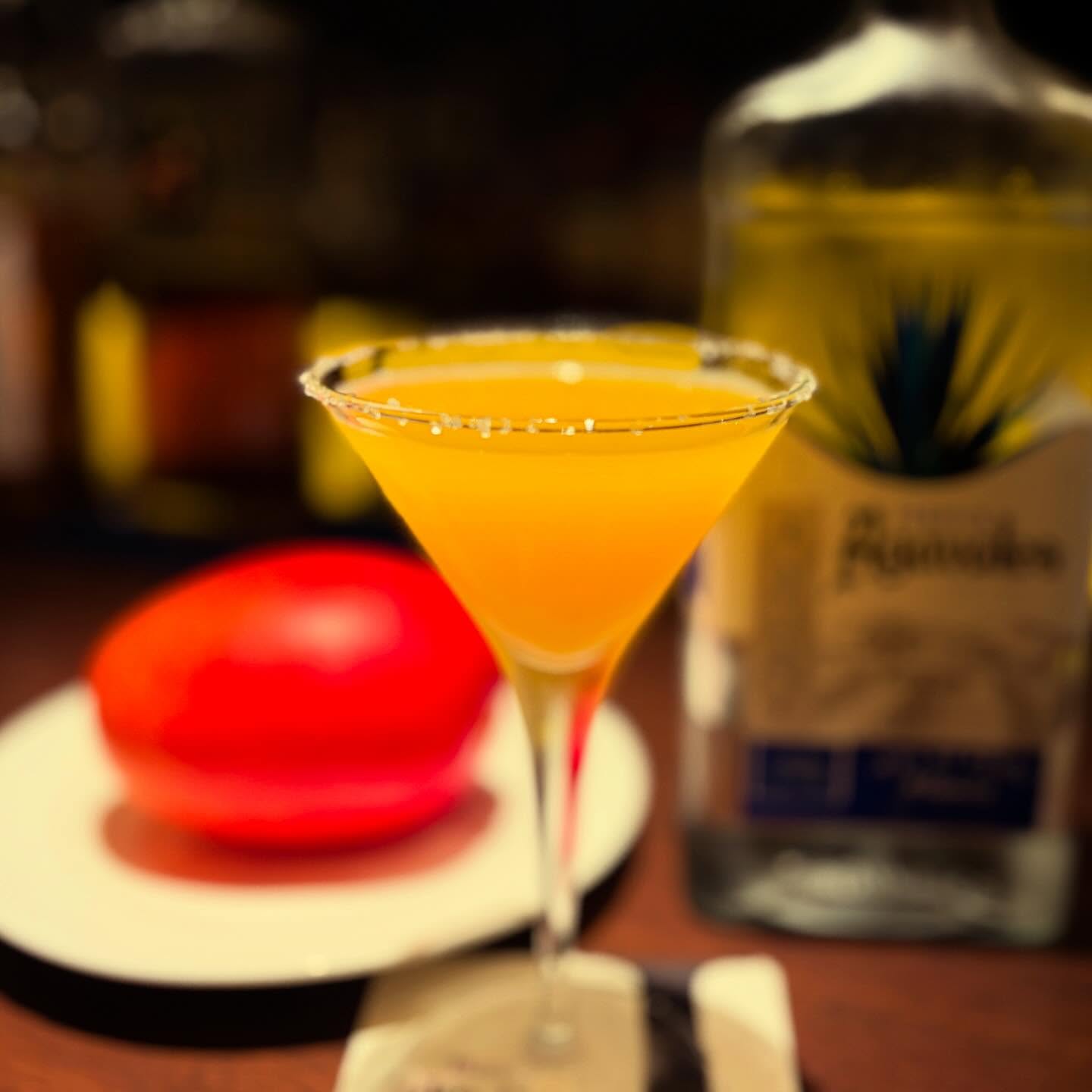 「宮崎マンゴーのカクテル」ご用意しております。いくつか種類がありますのでお好みでおつくり致します。是非是非！本日もBar John Doeは通常営業しております。下北沢にお越しの際は是非お立ち寄りください。#bar #johndoe #shimokitazawabar #whiskey #cocktails #beer #wine #foods #食事が出来るバー #下北沢バー #南西口 #隠れ家バー #1人呑み #bourbon #カクテル #ワイン #下北沢ナイト #グラタン #全席喫煙ok #山口県 #二次会 #下北沢デート #ジョンドー #gratin#宮崎#マンゴー#フルーツカクテル#フローズンカクテル本日の下北沢BarJohnDoe