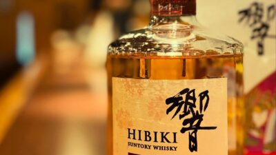 「響　HIBIKI  Blossom harmony 2026」入荷しました！桜樽フィニッシュ原酒をブレンド。華やかな香りで上品な甘さです。是非是非。本日もBar John Doeは通常営業しております。#bar #バー #authenticbar #オーセンティックバー  #cocktailbar #夜ごはん #カクテル #ウイスキー #食事が出来るバー #下北沢バー #ジン #隠れ家バー #1人飲み #静かな時間 #デートバー #深夜営業 #下北沢ナイト #世田谷バー #喫煙可 #大人の時間 #whisky #下北沢デート #下北沢グルメ #カウンター席 #バーテンダー #バー飯#hibiki #響#桜樽#2026本日の下北沢BarJohnDoe