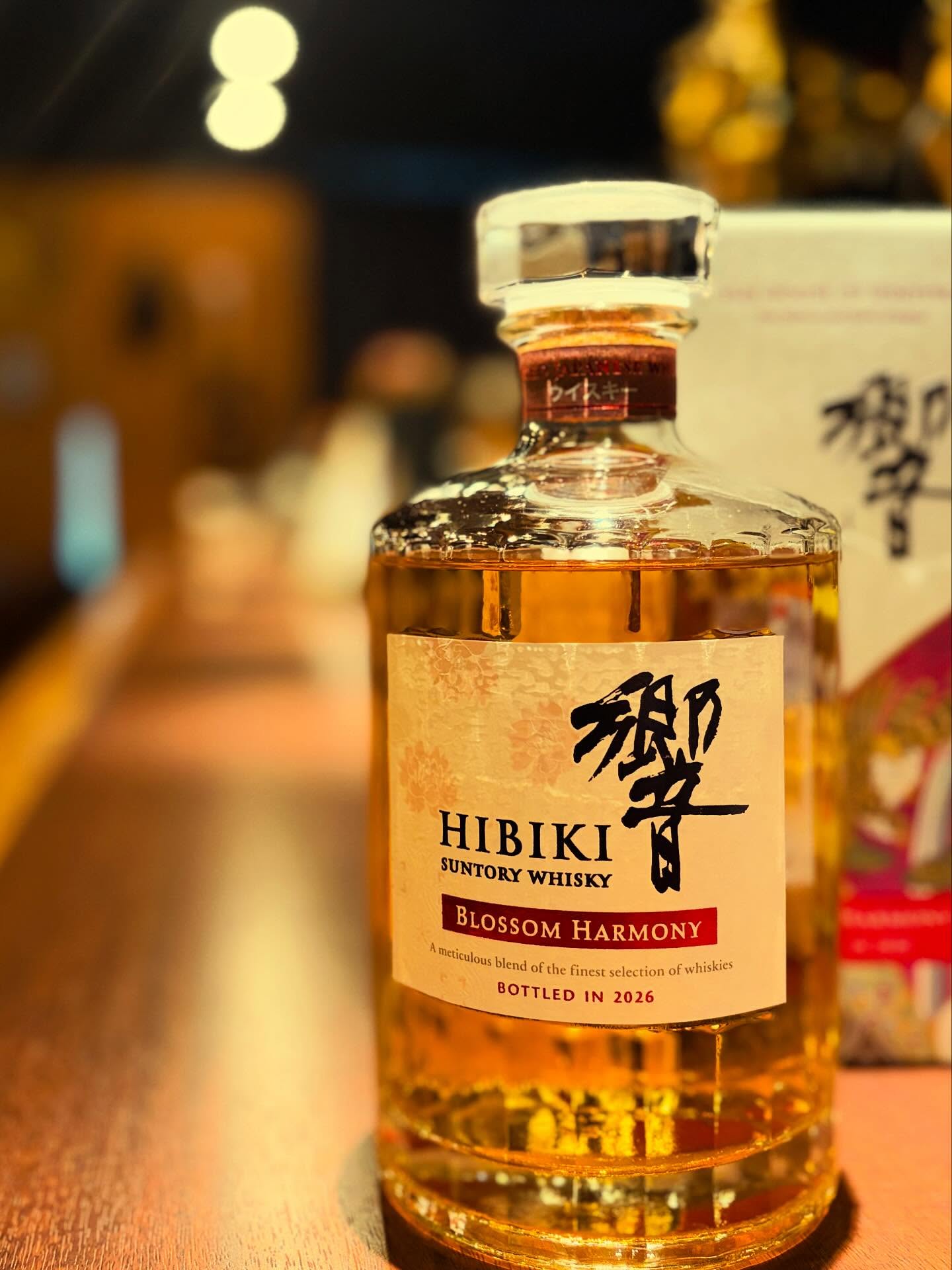 「響　HIBIKI  Blossom harmony 2026」入荷しました！桜樽フィニッシュ原酒をブレンド。華やかな香りで上品な甘さです。是非是非。本日もBar John Doeは通常営業しております。#bar #バー #authenticbar #オーセンティックバー  #cocktailbar #夜ごはん #カクテル #ウイスキー #食事が出来るバー #下北沢バー #ジン #隠れ家バー #1人飲み #静かな時間 #デートバー #深夜営業 #下北沢ナイト #世田谷バー #喫煙可 #大人の時間 #whisky #下北沢デート #下北沢グルメ #カウンター席 #バーテンダー #バー飯#hibiki #響#桜樽#2026本日の下北沢BarJohnDoe