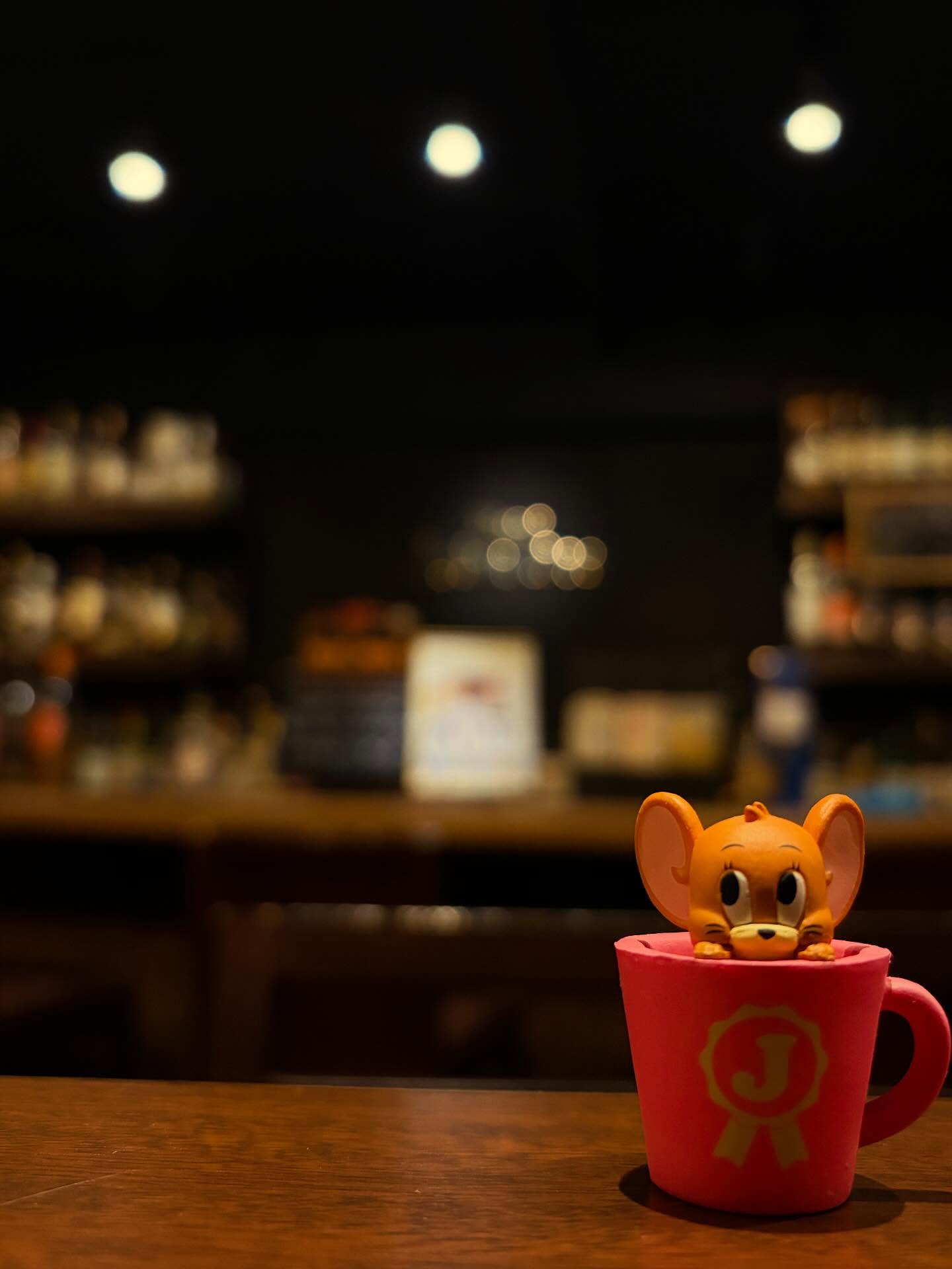 本日もBar John Doeは通常営業しております。下北沢にお越しの際は是非お立ち寄りください。#bar #バー #authenticbar #オーセンティックバー  #cocktailbar #夜ごはん #カクテル #ウイスキー #食事が出来るバー #下北沢バー #ジン #隠れ家バー #1人飲み #静かな時間 #デートバー #深夜営業 #下北沢ナイト #世田谷バー #喫煙可 #大人の時間 #whisky #下北沢デート #下北沢グルメ #カウンター席 #バーテンダー #バー飯#グラタン#テイクアウト#jerry本日の下北沢BarJohnDoe